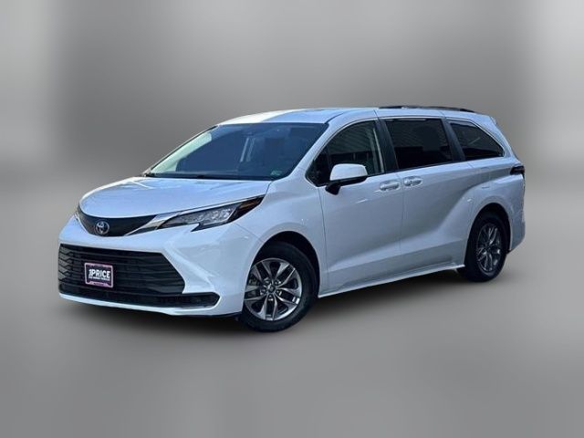 2022 Toyota Sienna LE