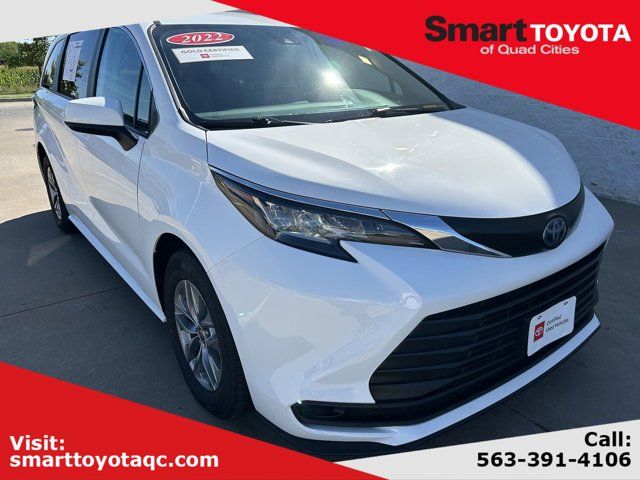 2022 Toyota Sienna LE