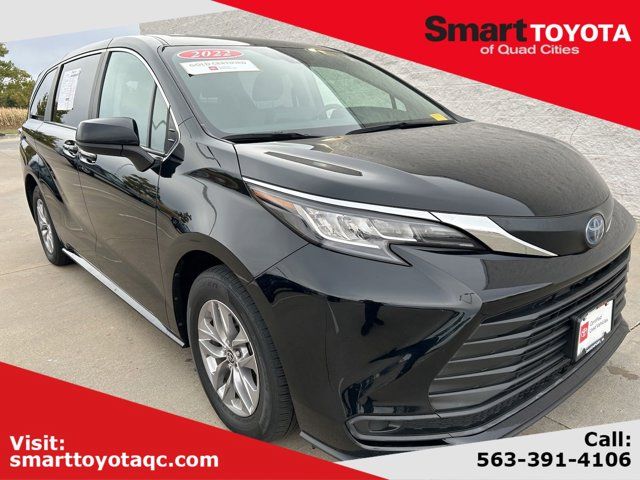 2022 Toyota Sienna LE