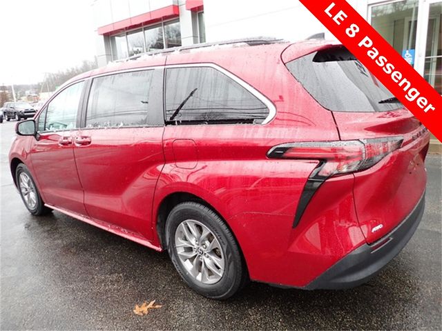 2022 Toyota Sienna LE