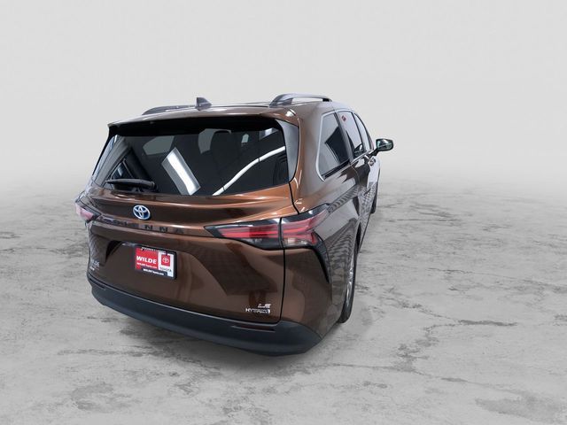 2022 Toyota Sienna LE