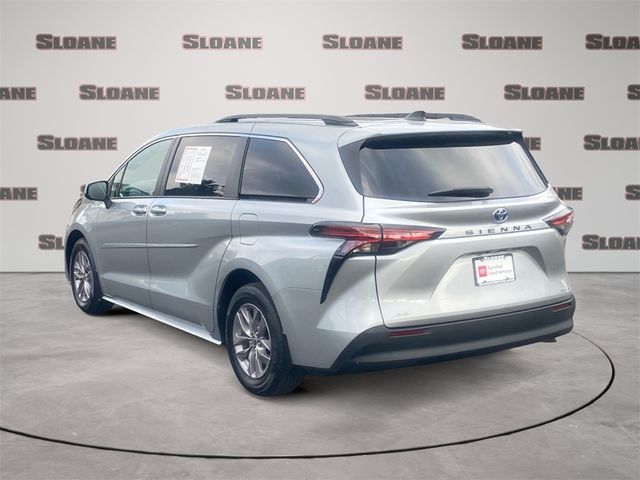 2022 Toyota Sienna LE