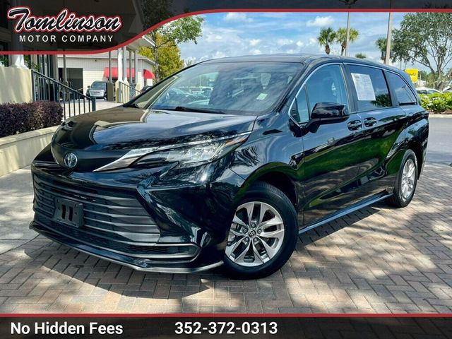 2022 Toyota Sienna LE