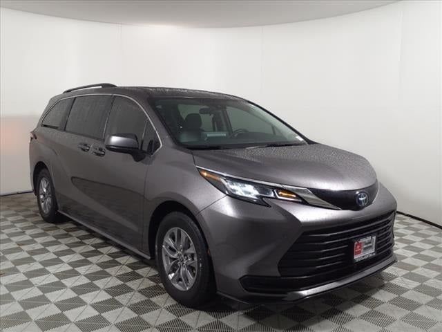 2022 Toyota Sienna LE