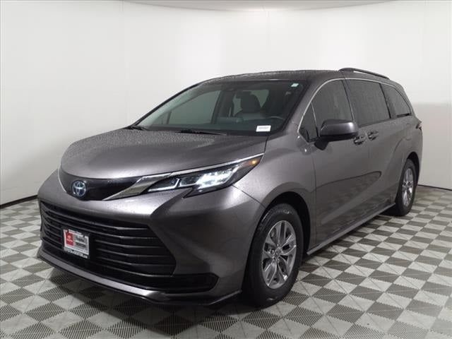 2022 Toyota Sienna LE