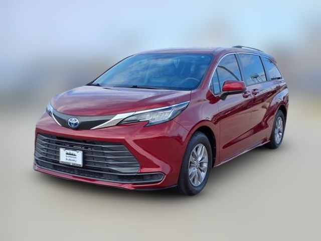 2022 Toyota Sienna LE