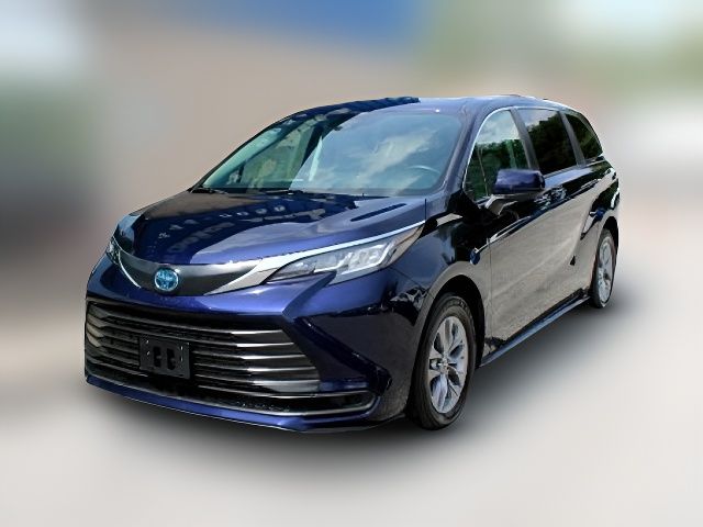 2022 Toyota Sienna LE