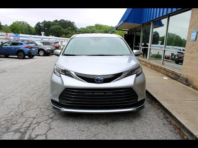 2022 Toyota Sienna LE
