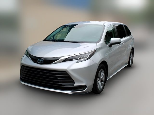 2022 Toyota Sienna LE