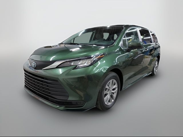 2022 Toyota Sienna LE