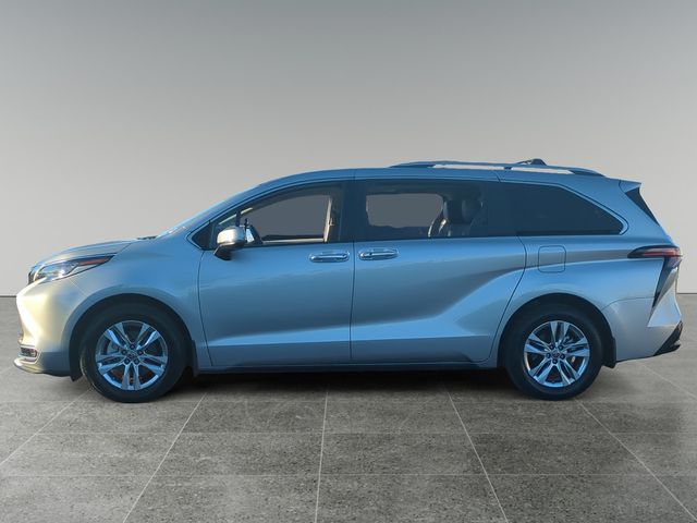 2022 Toyota Sienna Limited