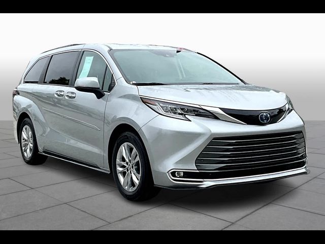 2022 Toyota Sienna Limited