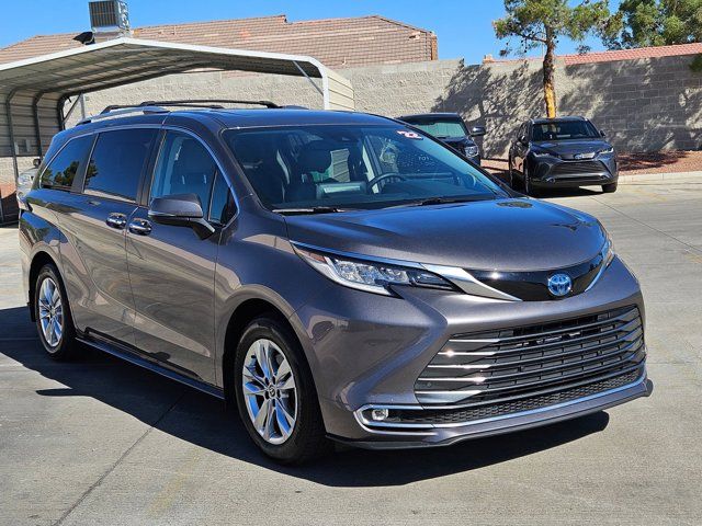 2022 Toyota Sienna Limited