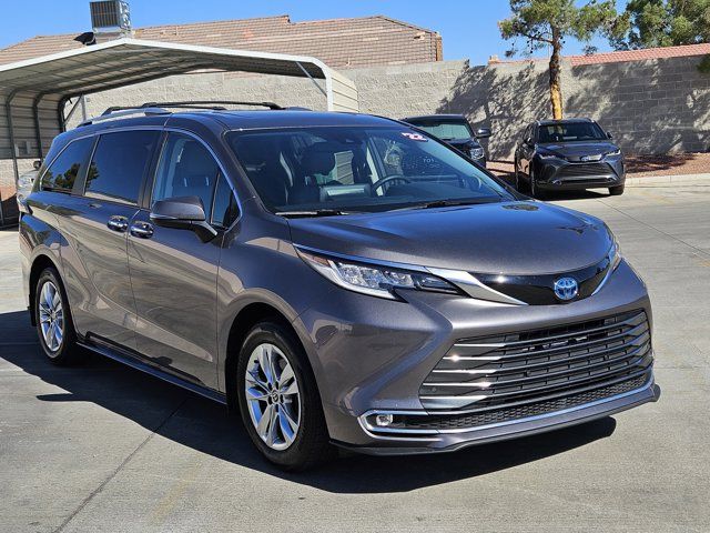 2022 Toyota Sienna Limited