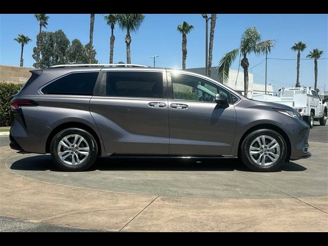 2022 Toyota Sienna Limited