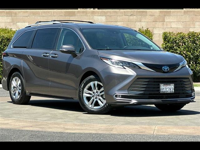 2022 Toyota Sienna Limited