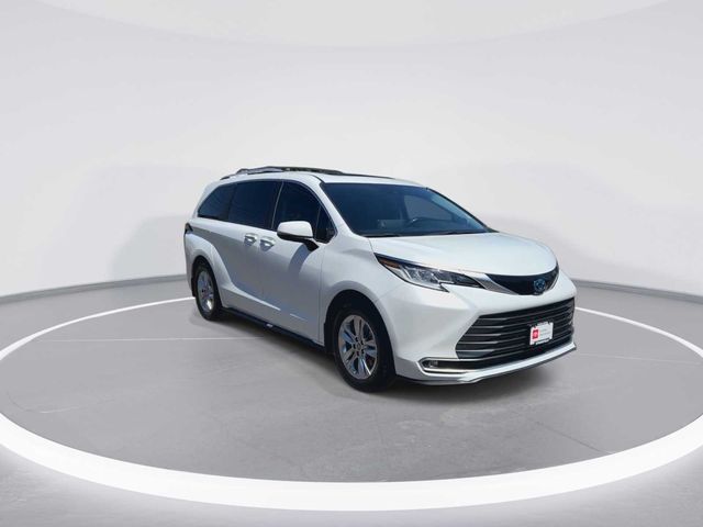 2022 Toyota Sienna Limited