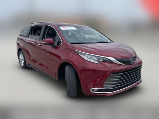 2022 Toyota Sienna Limited