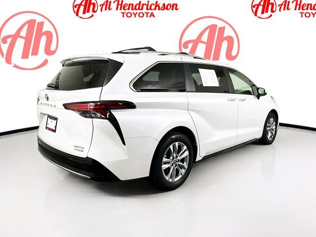 2022 Toyota Sienna Limited