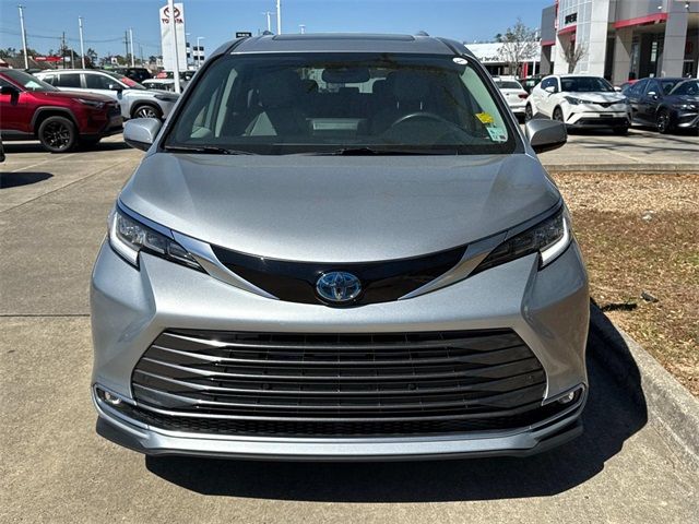2022 Toyota Sienna Limited