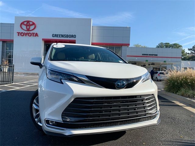 2022 Toyota Sienna Limited