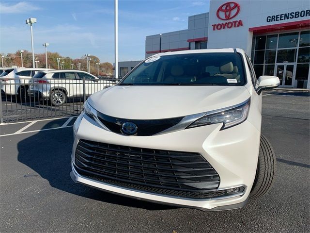 2022 Toyota Sienna Limited