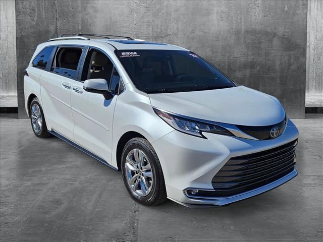 2022 Toyota Sienna Limited