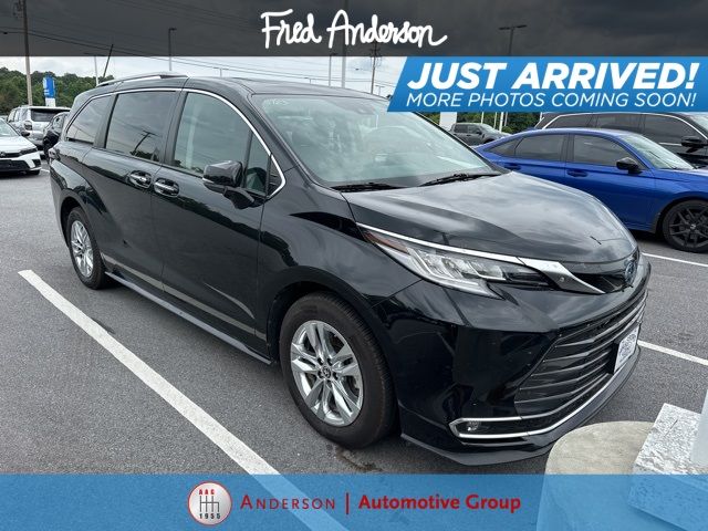 2022 Toyota Sienna Limited