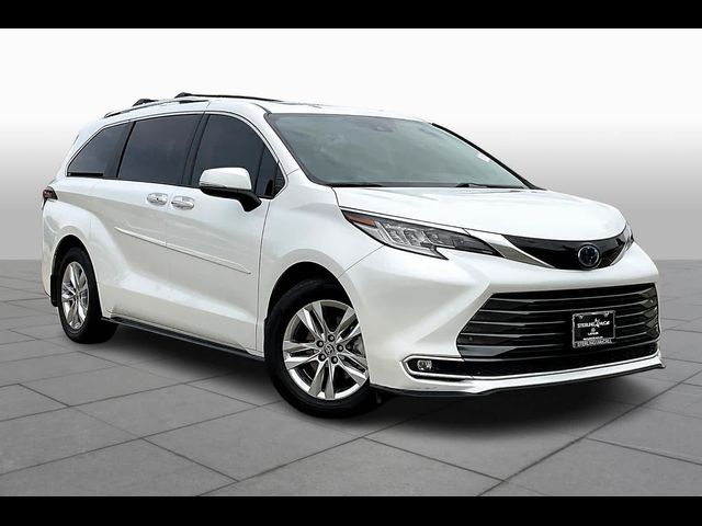 2022 Toyota Sienna Limited