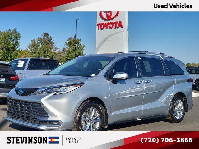 2022 Toyota Sienna Limited