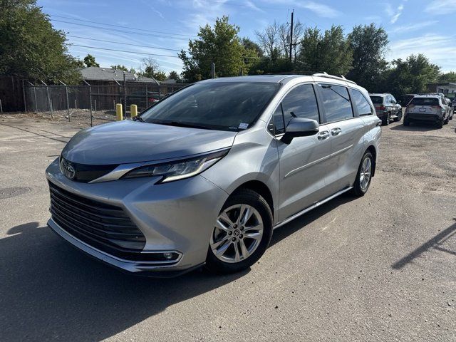 2022 Toyota Sienna Limited