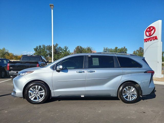 2022 Toyota Sienna Limited