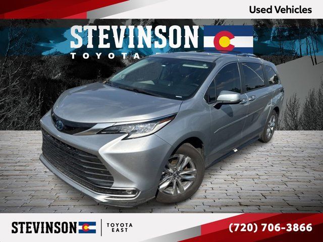 2022 Toyota Sienna Limited