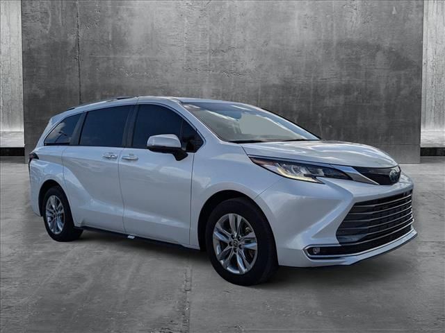 2022 Toyota Sienna Limited