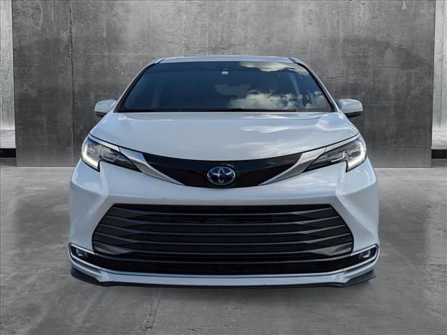 2022 Toyota Sienna Limited