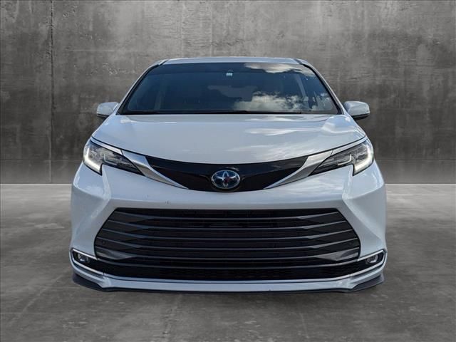 2022 Toyota Sienna Limited