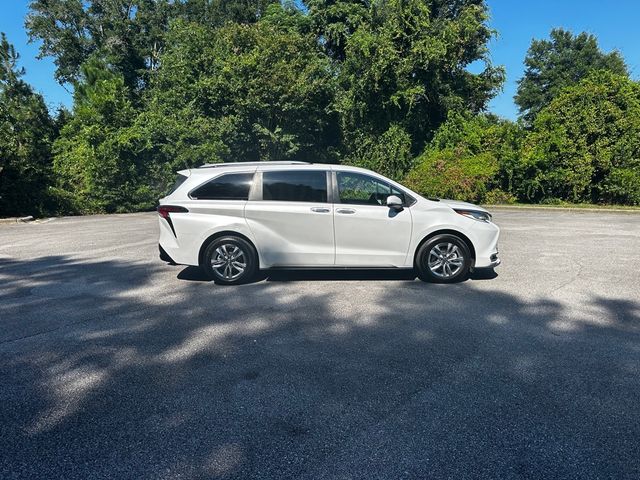 2022 Toyota Sienna Limited