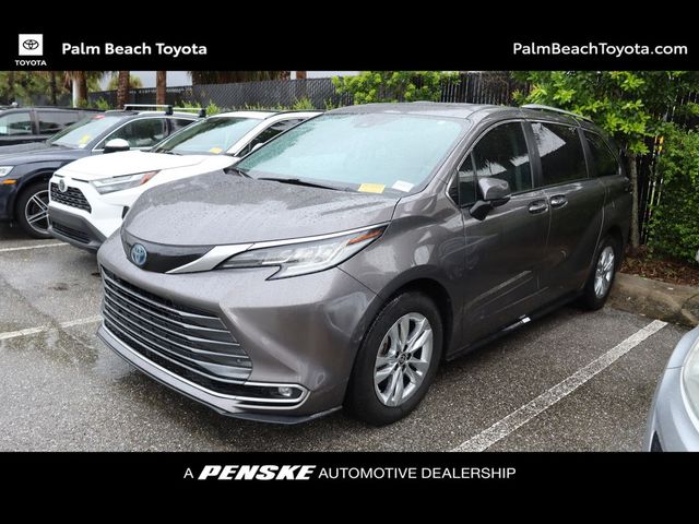 2022 Toyota Sienna Limited