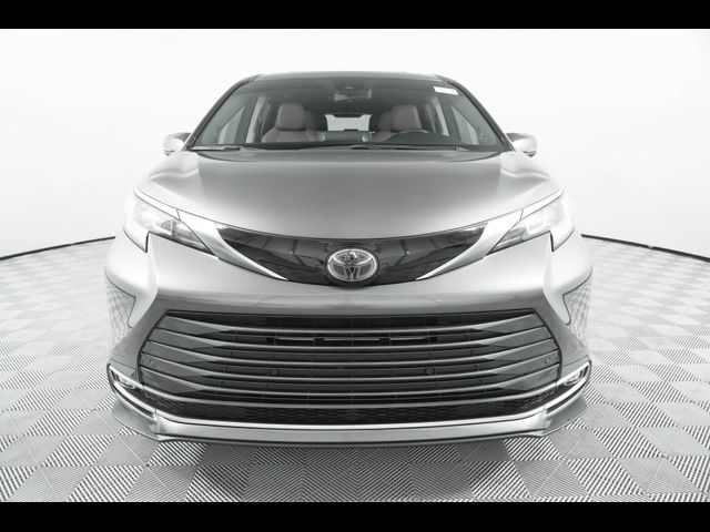 2022 Toyota Sienna Limited