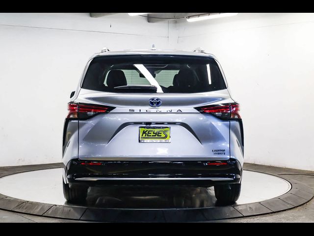 2022 Toyota Sienna Limited