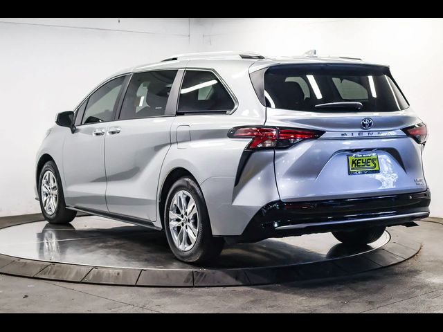 2022 Toyota Sienna Limited