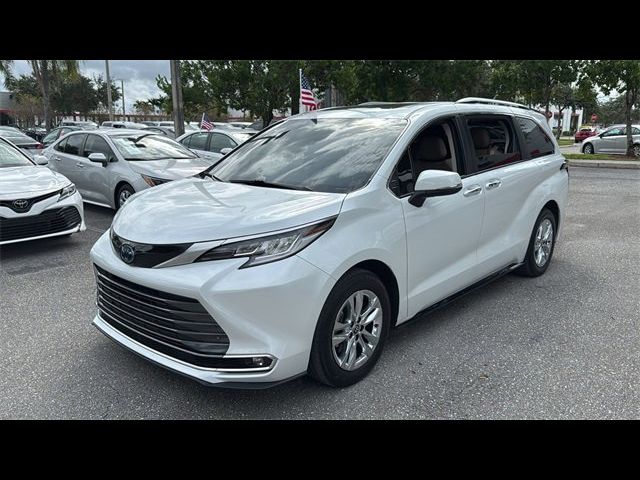 2022 Toyota Sienna Limited