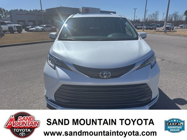 2022 Toyota Sienna Limited