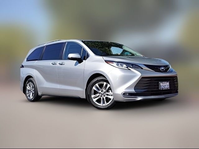 2022 Toyota Sienna Limited
