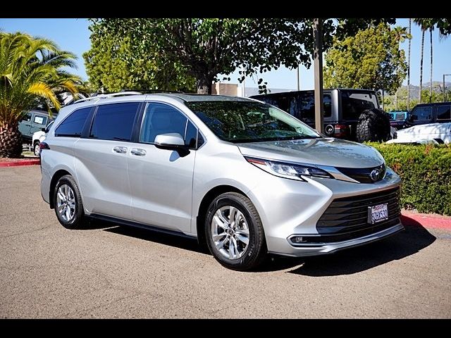2022 Toyota Sienna Limited