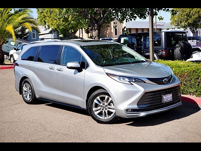2022 Toyota Sienna Limited