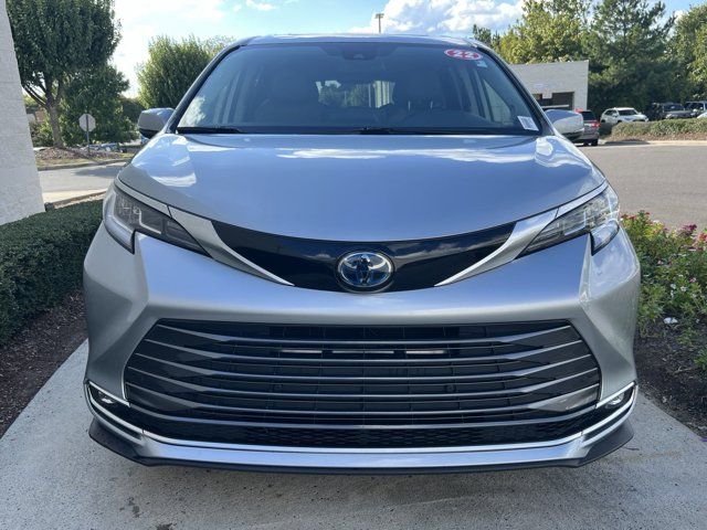 2022 Toyota Sienna Limited