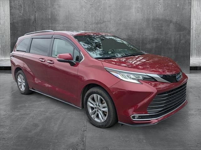 2022 Toyota Sienna Limited