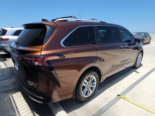 2022 Toyota Sienna Limited