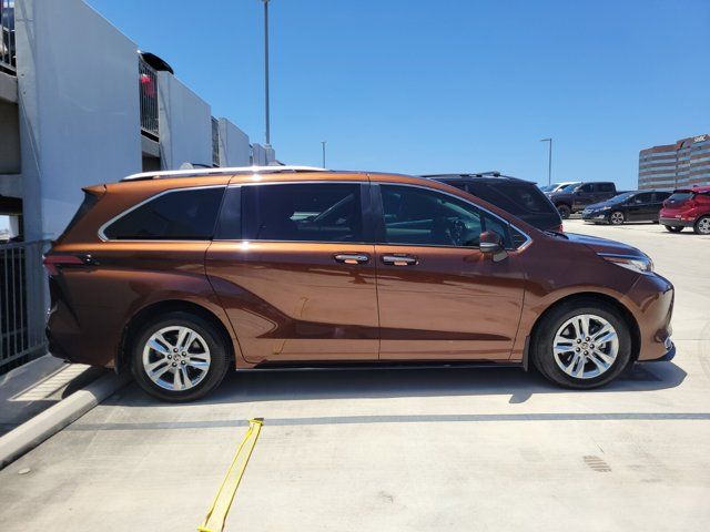 2022 Toyota Sienna Limited